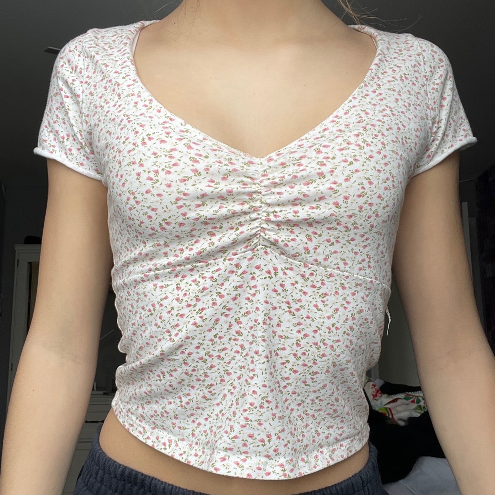 brandy melville dainty floral top